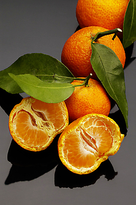 포토 JPG 해외이미지 검은배경 단면 귤 실내 그림자 사람없음 해외포토 백그라운드 과일 내부 검은색 파일형식 이미지허브