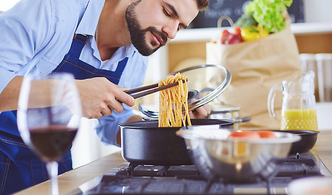 포토 JPG 해외이미지 라이프스타일 커플 남자 음식 토마토 채소 재료 가족 탁자 오이 주택 건강 관리 사랑 요리 한명 사람 주방 와인 요리사 식사 저녁식사 샐러드 칼 아침식사 상추 자르기 준비 유기농 조리대 양배추 브런치 레시피 점심식사 루꼴라 해외포토 직업 1 웰빙 감정 가구 관계 모션 주류 건물 생활 파일형식 이미지허브
