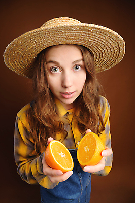 포토 JPG 해외이미지 백인 1 손 여자 음식 조각 백그라운드 다이어트 오렌지 과일 귤 건강 한명 사람 성인 흰색 신선 잡기 먹기 내추럴 채식주의자 해외포토 서양인 컬러 모션 신체부위 채식 파일형식 이미지허브