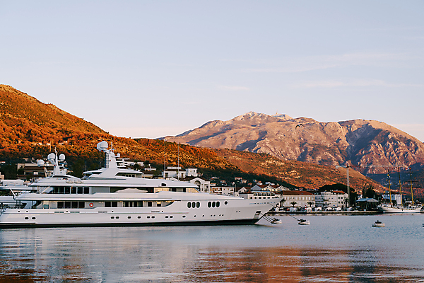 포토 JPG 해외이미지 디자인 밧줄 바다 자연 산 항해 사람없음 물 항구 장비 흰색 만 재산 고급 코드 갑판 정박 활 휴양지 모터보트 엔진 몬테네그로 해외포토 자연요소 줄 컬러 컨셉 배_교통 교통시설 금융 장소 생태계 파일형식 이미지허브