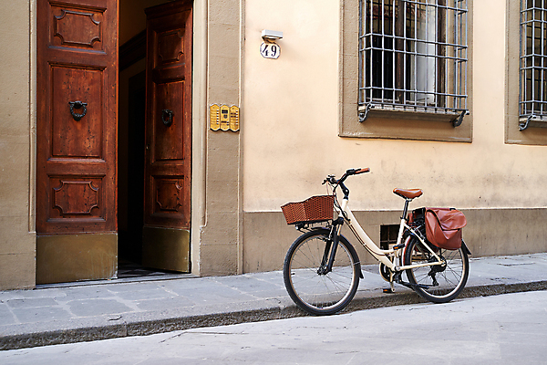 포토 JPG 해외이미지 전통 라이프스타일 유럽 도로 벽 스포츠 여행 백그라운드 가방 건축양식 교통시설 거리 주택 취미 사람없음 야외 건물 운동 바구니 문 환경 자전거 이탈리아 수확 조약돌 흰색 도시 승차 주차 가죽 복고 순환 타운 바이킹 생태학 옛날 페달 카피스페이스 해외포토 건축물 잡화 교육 건축 나라 길 컬러 교통 농업 모션 건강 생활 바이크 공백 돌_바위 시설 파일형식 이미지허브