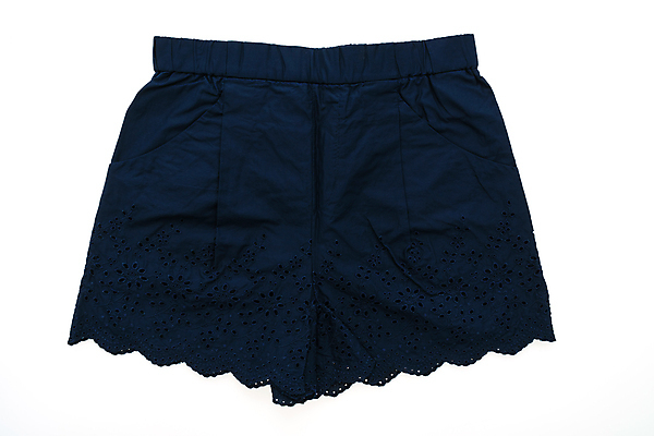 포토 JPG 해외이미지 디자인 드레스 옷 백그라운드 바지 새로움 사람없음 갈색 유행 검은색 흰색 직물 화려 우아함 오브젝트 고립 스타일 해외포토 컬러 컨셉 하의 파일형식 이미지허브