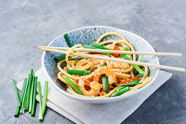 포토 JPG 해외이미지 전통 접시 음식 백그라운드 다이어트 채소 젓가락 태국 양파 새우 파스타 건강 스파게티 요리 동양인 사람없음 빨간색 초록색 식당 일본 식사 저녁식사 중국 이탈리아 당근 튀김 신선 면 뜨거움 맛 굽기 지중해 해산물 국수 매움 후추 점심식사 채식주의자 맛있는 해외포토 식기 유럽 아시아 바다 컬러 컨셉 뿌리채소 서양음식 수저 갑각류 인종 상점 면류 구이 향신료 채식 파일형식 이미지허브