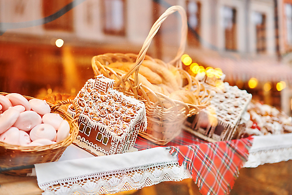 포토 JPG 해외이미지 전통 유럽 문화 음식 빵 백그라운드 크리스마스 겨울 휴가 거리 독일 요리 사람없음 장식 세일 상점 식사 빵집 프랑스 시골 축하 신선 시장 달콤 맛 아침식사 12월 굽기 매듭 소금 베를린 공평 옥토버페스트 짠맛 페스츄리 바이에른 브레첼 바이에른사람 맛있는 해외포토 계절 기념일 나라 컨셉 디저트 날짜 구이 파일형식 이미지허브