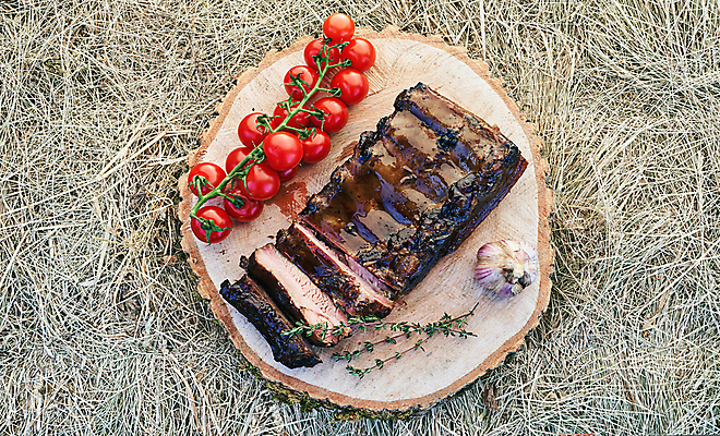 포토 JPG 해외이미지 전통 접시 유럽 음식 백그라운드 부분 방울토마토 뼈 마늘 육류 돼지고기 요리 사람없음 목재 빨간색 주방 식사 저녁식사 시골 신선 닫기 그릴 볏짚 바비큐 자르기 굽기 날것 로즈메리 바비큐립 점심식사 단백질 우크라이나 해외포토 나무 식기 나라 컬러 토마토 채소 식재료 재료 모션 주방용품 짚 구이 허브 영양소 파일형식 이미지허브