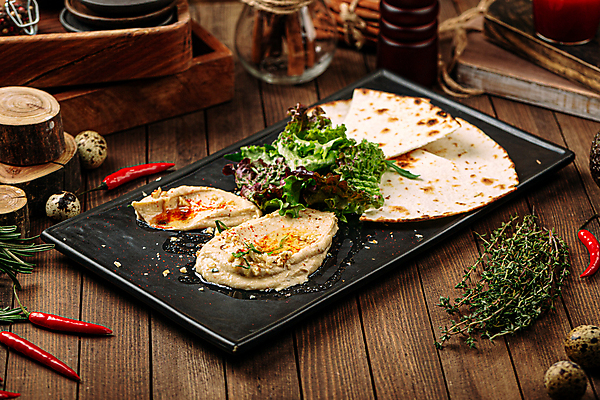 포토 JPG 해외이미지 음식 빵 탁자 요리 사람없음 옆모습 가로 식당 식사 펼침 입가심 피타 맛있는 나무배경 해외포토 뷰포인트 가구 백그라운드 모션 상점 파일형식 이미지허브