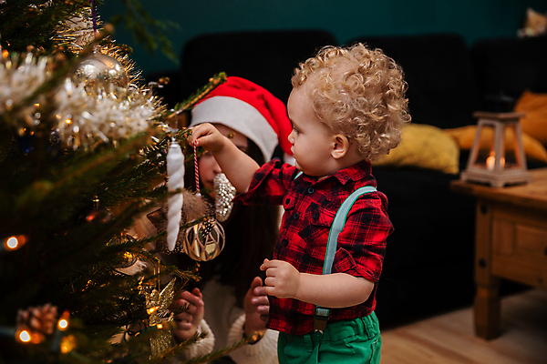 포토 JPG 해외이미지 전통 별 기독교 어린이 크리스마스 거실 산타모자 휴가 기념 선물 사랑 소년 내부 두명 10대 금발 크리스마스트리 축하 최고 파마 멜빵 봉 수공예 언니 폴란드 걸음마 구성 남동생 해외포토 자연요소 모자_잡화 헤어스타일 잡화 기념일 남자 감정 유럽 종교 컨셉 가족 모션 청소년 사람 공예 자매 동생 파일형식 이미지허브