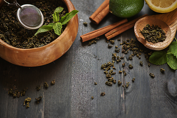 포토 JPG 해외이미지 그릇 잎 티타임 근접촬영 사람없음 레몬 나무숟가락 찻잎 시나몬스틱 차거름망 해외포토 식물 식기 뷰포인트 과일 휴식 차_음료 숟가락 시나몬 파일형식 이미지허브