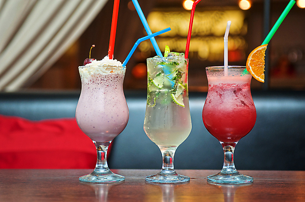 포토 JPG 해외이미지 빨대 사람없음 아웃포커스 다양 냉음료 모히토 스무디 휘핑크림 해외포토 음료 다수 촬영기법 칵테일 크림 휘핑 파일형식 이미지허브