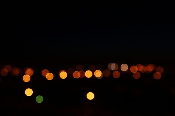 포토 JPG 해외이미지 디자인 백그라운드 크리스마스 오렌지 자국 벽지 추상 휴가 거리 따뜻함 사람없음 장식 빨간색 빛 갈색 검은색 축제 어둠 거품 수확 도시 원형 야간 소프트포커스 질감 보케 장면 덮기 마법 파열 빛망울 광 블러 효과 해외포토 자연요소 도형 기념일 컬러 무늬 농업 과일 모션 촬영기법 파일형식 이미지허브