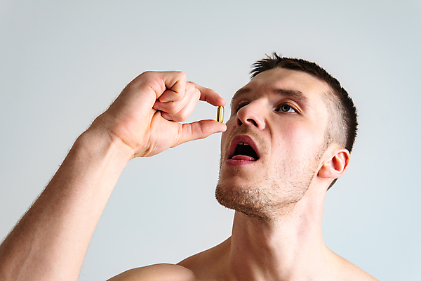 포토 JPG 해외이미지 백인 라이프스타일 손 여자 백그라운드 다이어트 건강 어류 한명 미소 사람 치료 알약 약 노란색 건강관리 흰색 투명 기름 약국 먹기 주기 간 비타민 테라피 조제 보충 고립 돌봄 오메가 치료제 해외포토 서양인 1 음식 컬러 의학 모션 표정 관리 생활 신체부위 뷰티 수중동물 장기_의학 만들기 영양소 파일형식 이미지허브