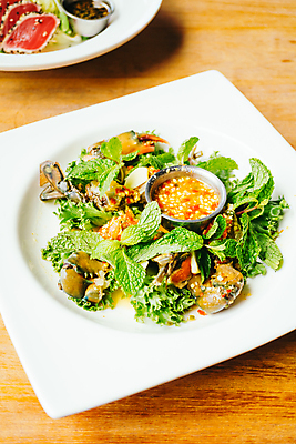 포토 JPG 해외이미지 전통 접시 음식 백그라운드 채소 태국 고추 건강 요리 동양인 사람없음 파란색 식당 샐러드 게 흰색 신선 맛 해산물 매움 날것 점심식사 맛있는 해외포토 식기 아시아 컬러 컨셉 갑각류 인종 상점 식사 파일형식 이미지허브