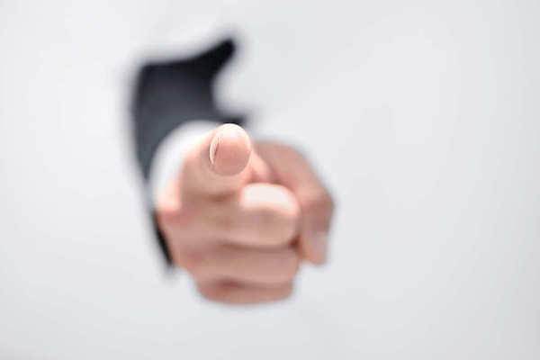 포토 JPG 해외이미지 손 비즈니스 정장 아웃포커스 신체부위 가리킴 해외포토 옷 촬영기법 사람 손짓 파일형식 이미지허브