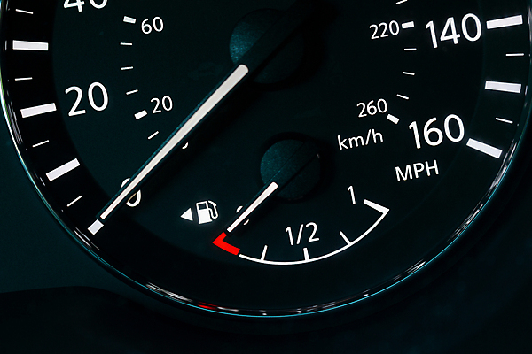 포토 JPG 해외이미지 산업 백그라운드 교통시설 자동차 경고 사람없음 경제 빛 달리기 환경 검은색 운전 에너지 기구 판넬 휘발유 석유 지시 위험 심볼 사인 걱정 탱크 연료 가스 매연 문제 엔진 모터 유지 게이지 계기판 디젤 위기 자동 해외포토 감정 육상교통 컬러 교통 컨셉 모션 환경오염 시설 파일형식 이미지허브