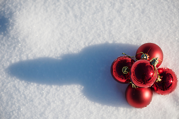포토 JPG 해외이미지 주간 크리스마스장식 겨울 그림자 사람없음 야외 하이앵글 눈 오너먼트 해외포토 자연요소 계절 뷰포인트 크리스마스 날씨 파일형식 이미지허브