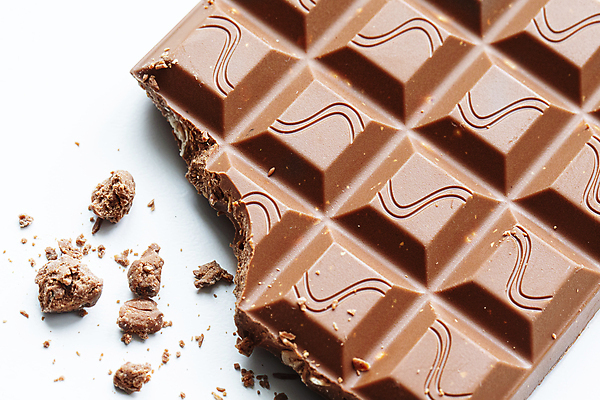 포토 JPG 해외이미지 음식 조각 백그라운드 재료 텍스트 디저트 건강 사탕 사람없음 갈색 쌓기 우주 초콜릿 검은색 블록 젖음 우유 에너지 견과류 대접 바 달콤 맛 상품 큼 설탕 먹기 타일 흰배경 질감 칼로리 모음 코코아 고립 부스러기 카카오 억울 맛있는 해외포토 감정 음료 컬러 컨셉 모션 유제품 한글 흰색 크기 파일형식 이미지허브