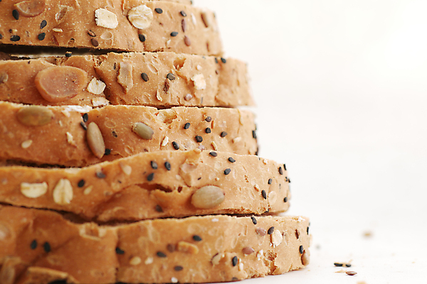 포토 JPG 해외이미지 음식 빵 조각 다이어트 건강 사람없음 갈색 맛 낟알 밀 굽기 묘사 슬라이스 덩어리 영양분 귀리 해외포토 컬러 컨셉 곡류 구이 파일형식 이미지허브