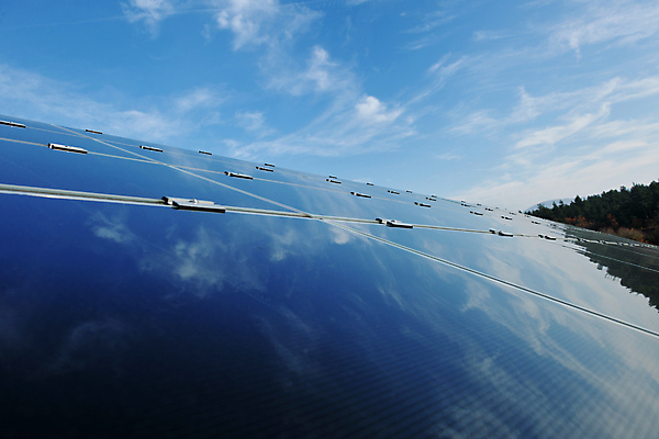 포토 JPG 해외이미지 주간 하늘 근접촬영 사람없음 야외 태양에너지 집열판 해외포토 자연요소 뷰포인트 그린에너지 파일형식 이미지허브