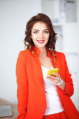 포토 JPG 해외이미지 백인 1 긴머리 여자 가구 회사 비즈니스 사업가 갈색머리 세포 실내 표정 대화 한명 서기 사람 성인 빨간색 스마트폰 컴퓨터 사무실 뷰티 스크린 재킷 방 작업 비즈니스우먼 작업장 전문직 검은머리 연결 전화기 책상 통화 문자메시지 성인여자만 해외포토 서양인 직업 헤어스타일 산업 컬러 생활용품 모션 말하기 내부 전자제품 핸드폰 스마트기기 외투 직장인 메시지 여자만 성인만 파일형식 이미지허브