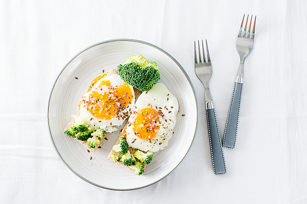 포토 JPG 해외이미지 식기 접시 음식 빵 조각 백그라운드 포크 다이어트 채소 샌드위치 건강 요리 사람없음 초록색 노란색 계란 식사 저녁식사 튀김 흰색 신선 맛 아침식사 브로콜리 낟알 먹기 양배추 날것 토스트 노른자 점심식사 브루스케타 스크램블 아마 디톡스 맛있는 해외포토 꽃 컬러 컨셉 모션 알 계란요리 파일형식 이미지허브