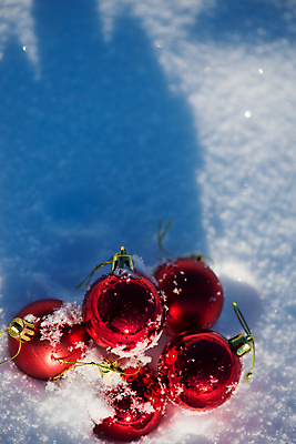포토 JPG 해외이미지 주간 크리스마스장식 겨울 사람없음 야외 하이앵글 눈 오너먼트 해외포토 자연요소 계절 뷰포인트 크리스마스 날씨 파일형식 이미지허브