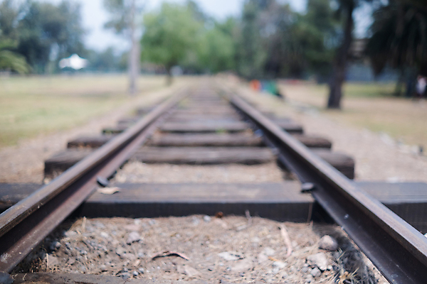 포토 JPG 해외이미지 나무 디자인 공원 산업 도로 길 선 여행 백그라운드 교통시설 사람없음 야외 목재 초록색 금속 화물 역 방향 철 전차 고립 루트 방법 직진 철강 철책 해외포토 식물 공공시설 육상교통 컬러 교통 재료 재질 대중교통 운송업 시설 파일형식 이미지허브