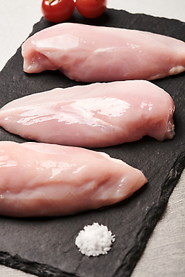 포토 JPG 식재료 방울토마토 회색배경 실내 생고기 근접촬영 사람없음 아웃포커스 닭고기 소금 부위 건강식 닭가슴살 국내포토 음식 뷰포인트 백그라운드 토마토 촬영기법 육류 내부 회색 파일형식