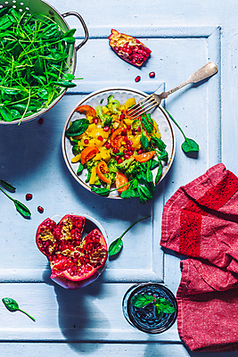 포토 JPG 해외이미지 손 여자 음식 백그라운드 다이어트 재료 방울토마토 탁자 오이 치즈 식이요법 요리 사람없음 빨간색 파란색 컬러풀 노란색 주방 요식업 식당 요리사 저녁식사 봄 신선 사발 닫기 맛 혼합 먹기 유기농 브런치 점심식사 핸드메이드 비건 맛있는 페타치즈 해외포토 직업 웰빙 계절 산업 컬러 가구 컨셉 토마토 채소 모션 유제품 건강 사람 신체부위 상점 식사 사기그릇 채식주의자 파일형식 이미지허브