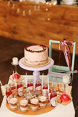 포토 JPG 해외이미지 접시 음식 백그라운드 탁자 디저트 사탕 사람없음 장식 컬러풀 쿠키 케이크 초콜릿 빵집 생일 변화 선택 달콤 맛 자르기 컵케이크 굽기 먹기 크림 오브젝트 토핑 베리 코코아 내추럴 카카오 페스츄리 맛있는 해외포토 식기 기념일 음료 빵 컬러 가구 컨셉 과일 모션 상점 구이 파일형식 이미지허브