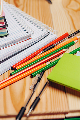 포토 JPG 해외이미지 비즈니스 사람없음 연필 펜 사무용품 공책 메모지 오브젝트 해외포토 문구용품 학용품 필기구 파일형식 이미지허브