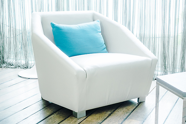 포토 JPG 해외이미지 라이프스타일 디자인 가구 쿠션 베개 휴식 아파트 주택 사람없음 내부 장식 소파 방 흰색 클래식 고급 우아함 리빙 스타일 안락 해외포토 컬러 생활용품 컨셉 의자 침구 건물 생활 파일형식 이미지허브