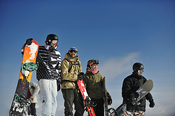 포토 JPG 해외이미지 주간 남자 겨울 하늘 겨울스포츠 함께함 서기 들기 여러명 상반신 성인 야외 옆모습 친구 우정 잡기 스노우보드 스키복 스노우보더 성인남자만 해외포토 자연요소 옷 계절 스포츠 뷰포인트 다수 컨셉 관계 모션 스키 운동선수 사람 보드_스포츠 남자만 성인만 파일형식 이미지허브