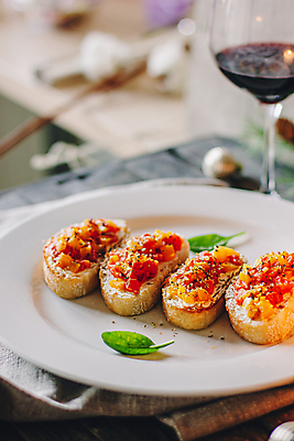 포토 JPG 해외이미지 식기 접시 산업 음식 빵 결혼 비즈니스 유리 탁자 휴가 서브 건강 종류 육류 요리 이벤트 사람없음 장식 파티 요식업 식당 식사 저녁식사 샐러드 식탁보 흰색 축하 신선 고명 고급 우아함 배열 먹기 해산물 서비스 준비 점심식사 뷔페 식욕 맛있는 해외포토 컬러 가구 컨셉 식재료 모션 재질 상점 파일형식 이미지허브