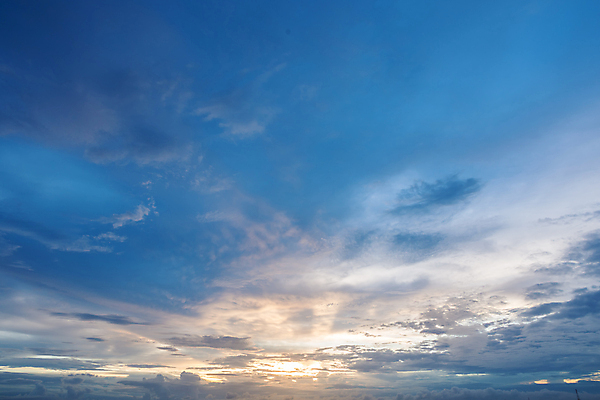 포토 JPG 해외이미지 백그라운드 자연 하늘 날씨 사람없음 파란색 빛 햇빛 뷰티 흰색 천국 솜털 해외포토 컬러 태양 생태계 파일형식 이미지허브