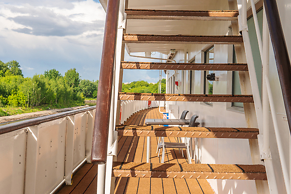 포토 JPG 해외이미지 라이프스타일 스포츠 바다 여행 요트 비즈니스 교통시설 휴가 항해 사람 앉기 사람없음 물 친구 맑음 원형 보트 고급 크루즈 갑판 활 함선 네비게이션 떠남 바하마 해외포토 자연요소 도형 교통 컨셉 배_교통 관계 모션 날씨 생활 시설 파일형식 이미지허브