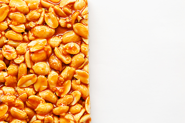 포토 JPG 해외이미지 실내 사람없음 흰배경 땅콩 에너지바 카피스페이스 해외포토 음식 백그라운드 내부 공백 견과류 흰색 파일형식 이미지허브