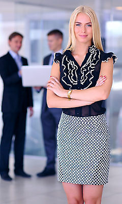 포토 JPG 해외이미지 직업 라이프스타일 여자 감정 회사 비즈니스 CEO 사업가 성공 노동자 갈색머리 실내 한명 미소 사람 정장 컴퓨터 사무실 뷰티 표현 잡기 종업원 무선전화기 동료 경영자 긍정 예복 경영 동반자 정중 해외포토 1 헤어스타일 옷 컨셉 관계 모션 표정 내부 생활 전자제품 전화기 리더 파일형식 이미지허브