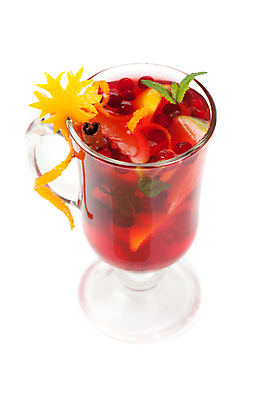 포토 JPG 해외이미지 실내 사람없음 빨간색 와인 칵테일 레드와인 레몬 흰배경 칵테일잔 산딸기 오렌지껍질 해외포토 컬러 백그라운드 술잔 오렌지 과일 주류 내부 껍질 흰색 파일형식 이미지허브