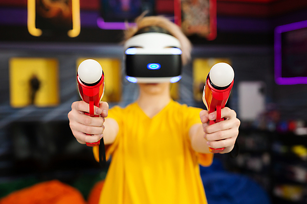 포토 JPG 해외이미지 직업 라이프스타일 손 행복 어린이 스포츠 유리 놀이 미래 고글 주택 기술 한명 사람 소년 파란색 빛 컴퓨터 검은색 헤드폰 경쟁 장비 게임 조직 역 무선전화기 무선 오브젝트 전자 비전 동영상 위로 혁명 관리자 제어 가상 가상현실 현실 해외포토 1 남자 감정 컬러 음향기기 컨셉 교통시설 재질 건물 생활 신체부위 전자제품 전화기 파일형식 이미지허브