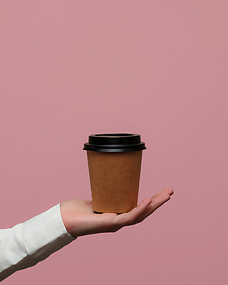 포토 JPG 해외이미지 손 디자인 여자 남자 종이 커피 음료 음식 백그라운드 포장 손가락 사람없음 컵 공백 카페 머그컵 덮개 뚜껑 흰색 잡기 뜨거움 액체 떨어짐 아침식사 일회용 플라스틱 오브젝트 상쾌 테이크아웃 팔 카푸치노 에스프레소 판지 거짓 라떼 모카 카페인 목업 브랜딩 해외포토 식기 감정 컬러 컨셉 모션 재질 사람 신체부위 상점 식사 파일형식 이미지허브