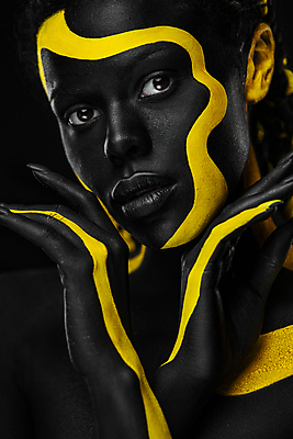 포토 JPG 해외이미지 모델 디자인 여자 감정 얼굴 음악 백그라운드 신체 추상 창조 미술 한명 사람 인종 여름 뷰티 노란색 머리 유행 검은색 페인트 놀람 황금 피부 그림 격려 스타일 카피스페이스 해외포토 1 계절 컬러 무늬 모션 문화예술 표정 신체부위 공백 파일형식 이미지허브