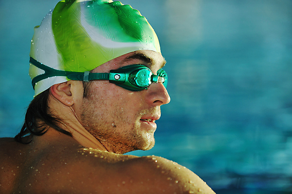 포토 JPG 해외이미지 백인 응시 남자 수영복 스포츠 수영장 한명 상반신 성인 뒷모습 아웃포커스 운동 수영 수영선수 성인남자한명만 해외포토 서양인 1 시선 옷 뷰포인트 운동선수 촬영기법 건강 사람 수상스포츠 남자한명만 성인남자만 파일형식 이미지허브