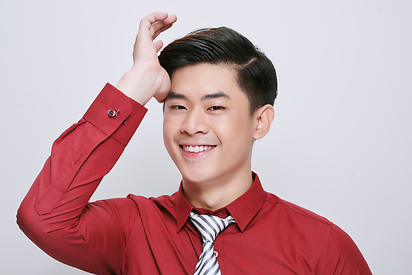 포토 JPG 해외이미지 응시 남자 회색배경 실내 한명 동양인 손짓 상반신 성인 앞모습 뷰티 자신감 자기관리 성인남자한명만 그루밍족 해외포토 1 시선 감정 뷰포인트 백그라운드 모션 사람 인종 내부 회색 남자한명만 성인남자만 파일형식 이미지허브