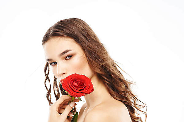 포토 JPG 해외이미지 백인 응시 여자 포즈 한명 들기 상반신 성인 옆모습 화장 뷰티 장미 성인여자한명만 해외포토 서양인 1 시선 꽃 뷰포인트 모션 사람 여자한명만 성인여자만 파일형식 이미지허브