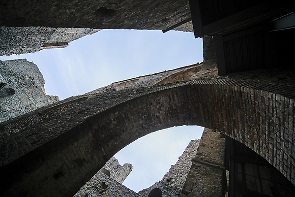 포토 JPG 해외이미지 유럽 종교 여행 건축양식 하늘 산 풍경 사람없음 건물 성당 교회 탑 이탈리아 수확 바위 중세 역사 성자 폐허 알프스 신성 수도원 산기슭 고딕 로마네스크 수녀원 신앙심 옛날 파멸 피에몬테 해외포토 건축물 건축 나라 컨셉 농업 종교건축 돌_바위 파일형식 소멸 이미지허브
