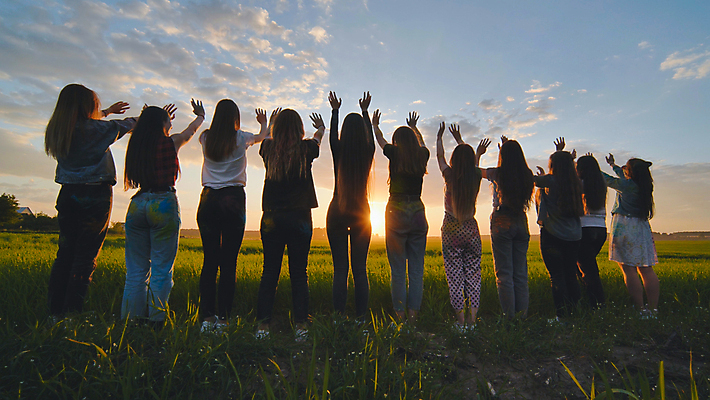 포토 JPG 해외이미지 학생 손 여자 남자 행복 물결 여행 회사 자연 하늘 휴가 함께함 관리 사람 소년 여러명 10대 친구 햇빛 태양 점프 일몰 경쟁 우정 콘서트 기쁨 낭만 사막 축하 깃발 춤 부채 그룹 저녁 해외포토 자연요소 감정 어린이 다수 컨셉 비즈니스 관계 모션 청소년 문화예술 신체부위 노을 공연 야간 생태계 파일형식 이미지허브