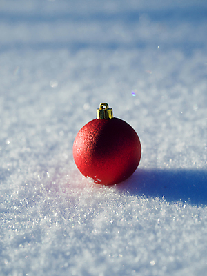 포토 JPG 해외이미지 주간 크리스마스장식 겨울 사람없음 야외 한개 눈 오너먼트 해외포토 자연요소 1 계절 크리스마스 날씨 파일형식 이미지허브