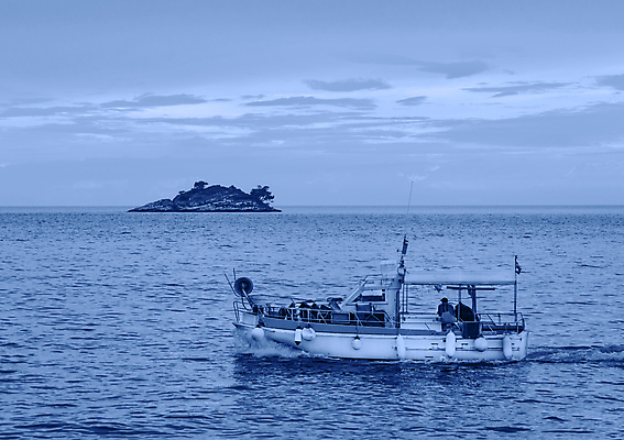 포토 JPG 해외이미지 유럽 바다 섬 여행 요트 건축양식 아침 휴가 사람없음 야외 물 파란색 컬러풀 골동품 도시 보트 연도 지중해 휴양지 크로아티아 옛날 해외포토 주간 자연요소 건축 나라 컬러 배_교통 장소 파일형식 이미지허브