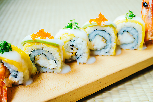 포토 JPG 해외이미지 전통 아시아 음식 바다 백그라운드 밥 새우 건강 어류 요리 동양인 사람없음 식당 일본 식사 저녁식사 초밥 흰색 신선 해산물 롤 연어 점심식사 해외포토 나라 컬러 갑각류 인종 상점 수중동물 일본음식 파일형식 이미지허브