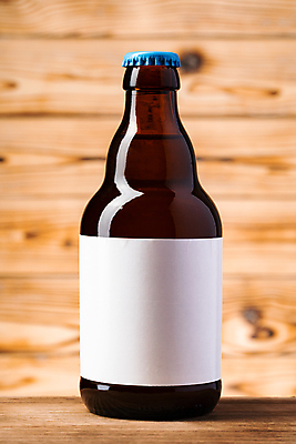 포토 JPG 해외이미지 실내 사람없음 맥주병 한병 목업 나무배경 해외포토 1 백그라운드 술병 맥주 내부 병_담는 파일형식 이미지허브